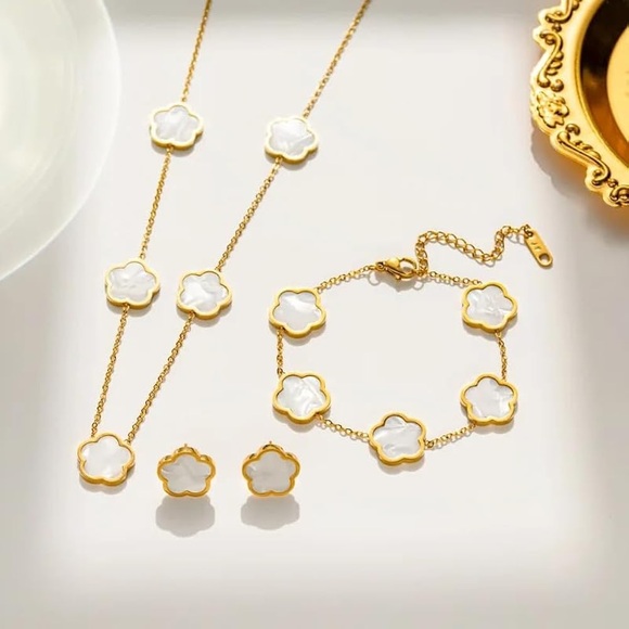 Lucky clover 18k gold color set necklace bracelet and earrings - Picture 3 of 14
